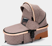 Lade das Bild in den Galerie-Viewer, Baby Trio 3-in-1-Kinderwagen – Kinderwagen, Kinderwagen und Autositz