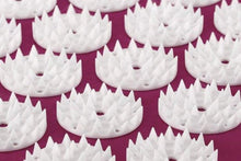 Lade das Bild in den Galerie-Viewer, Tapis Relaxant D'Acupression + Oreiller Offert - 9mois et moi