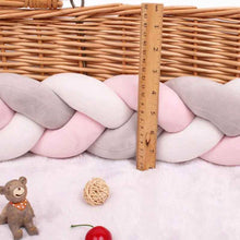 Lade das Bild in den Galerie-Viewer, Geflochtene Babybettumrandung