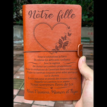Charger l&#39;image dans la galerie, Cadeau À notre fille - Fier de toi - Cadeau Personnalisé - Journal vintage
