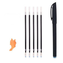Lade das Bild in den Galerie-Viewer, Magisches Schreibheft für Kinder mit wiederverwendbarem Stift und Schreibaufklebern 
