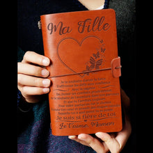 Charger l&#39;image dans la galerie, Cadeau À Ma Fille - Maman -Fier de toi - Cadeau Personnalisé - Journal vintage
