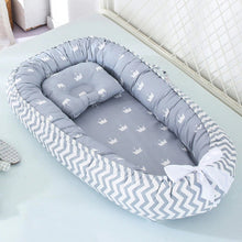 Lade das Bild in den Galerie-Viewer, Babybett-Reduzierstück Cocoon

