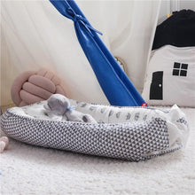 Lade das Bild in den Galerie-Viewer, Babybett-Reduzierstück Cocoon
