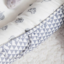 Lade das Bild in den Galerie-Viewer, Babybett-Reduzierstück Cocoon
