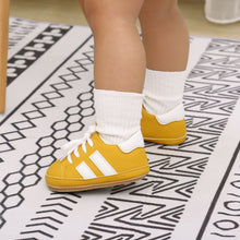 Charger l&#39;image dans la galerie, Chaussures en cuir pour nouveau-né
