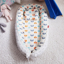 Lade das Bild in den Galerie-Viewer, Babybett-Reduzierstück Cocoon
