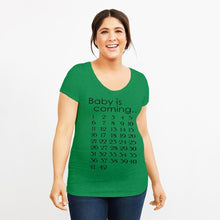 Charger l&#39;image dans la galerie, T-SHIRT DE GROSSESSE - BABY IS COMING
