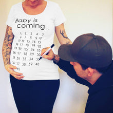 Charger l&#39;image dans la galerie, T-SHIRT DE GROSSESSE - BABY IS COMING

