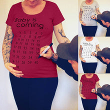 Charger l&#39;image dans la galerie, T-SHIRT DE GROSSESSE - BABY IS COMING
