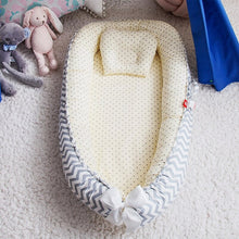 Lade das Bild in den Galerie-Viewer, Babybett-Reduzierstück Cocoon
