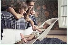Lade das Bild in den Galerie-Viewer, Babyschaukelstuhl 
