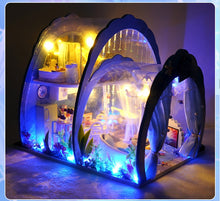 Lade das Bild in den Galerie-Viewer, Ozean Miniatur Puppenhaus 
