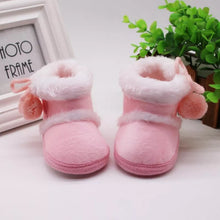Lade das Bild in den Galerie-Viewer, Fellgefütterte Babystiefel 
