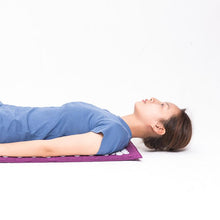 Charger l&#39;image dans la galerie, Tapis Relaxant D&#39;Acupression + Oreiller Offert - 9mois et moi
