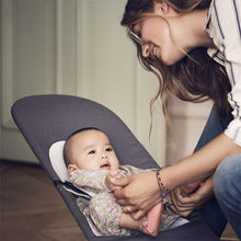 Lade das Bild in den Galerie-Viewer, Babyschaukelstuhl 
